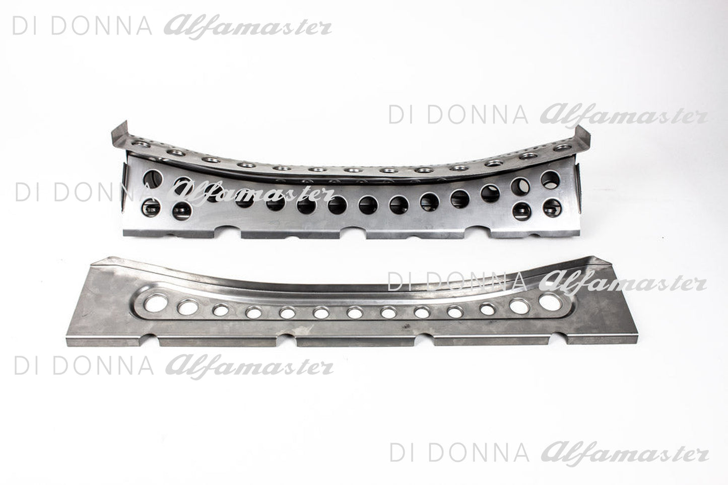 Traversa radiatore per uso sportivo / supporto radiatore inclusa chiusura a piastra, in lega ad alta resistenza per Alfa Romeo Tipo 105 (1963–1968)