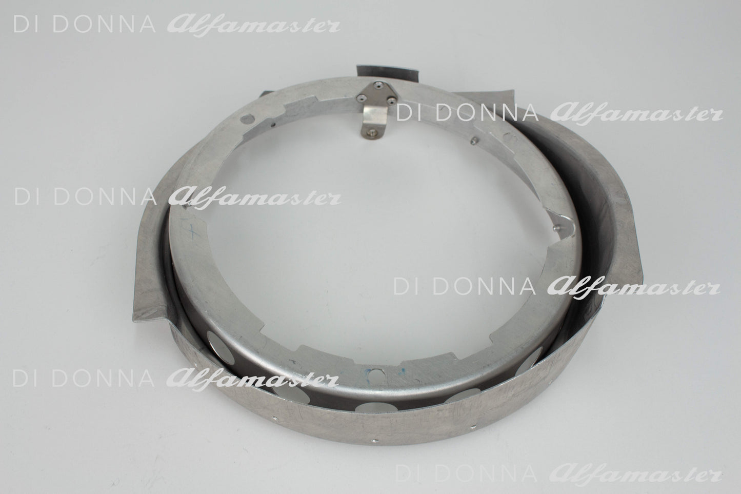 Scheinwerferringe + Scheinwerferhalter KOMPLETTSATZ Aluminium ultraleicht Alfa Romeo GTA Bertone 1. Serie Kantenhaube