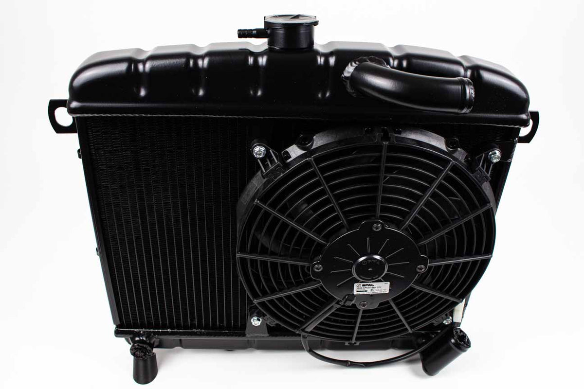 Hochleistungskühler Aluminium inkl. SPAL-Lüfter für Alfa Romeo GT Bertone 2. Serie Typ 105 – Schwarz