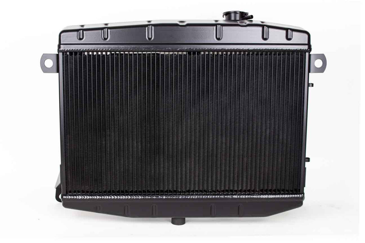 Hochleistungskühler Aluminium inkl. SPAL-Lüfter für Alfa Romeo GT Bertone 1. Serie / Giulia Typ 105 – Schwarz