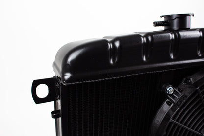 Hochleistungskühler Aluminium inkl. SPAL-Lüfter für Alfa Romeo GT Bertone 2. Serie Typ 105 – Schwarz