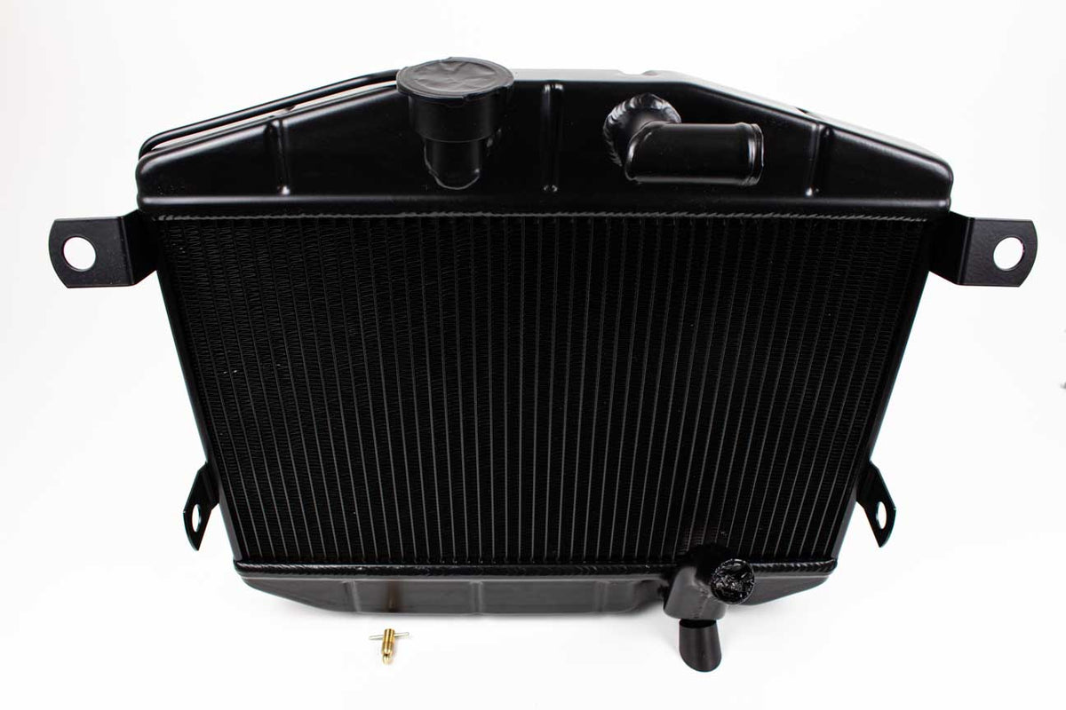 Hochleistungskühler Aluminium für Alfa Romeo Giulietta Spider Typ 101 / 750 – Schwarz