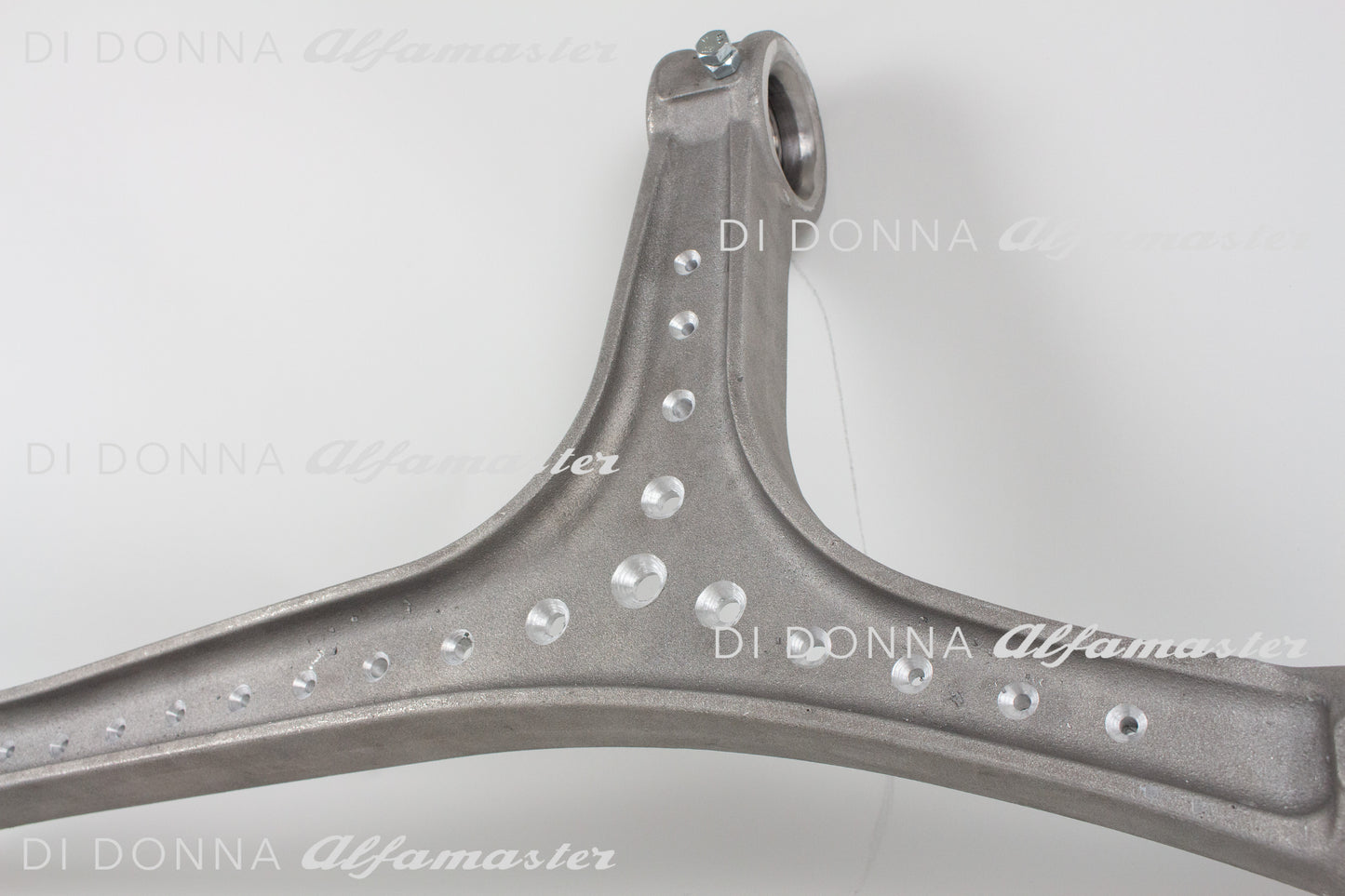 Reaktionsdreieck gelocht Aluminium hochfest Racing Uniball Alfa Romeo Typ 105/115