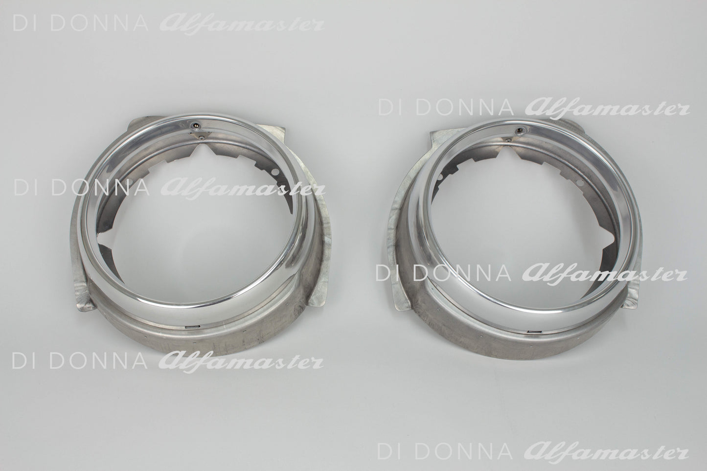 Scheinwerferringe + Scheinwerferhalter KOMPLETTSATZ Aluminium ultraleicht Alfa Romeo GTA Bertone 1. Serie Kantenhaube