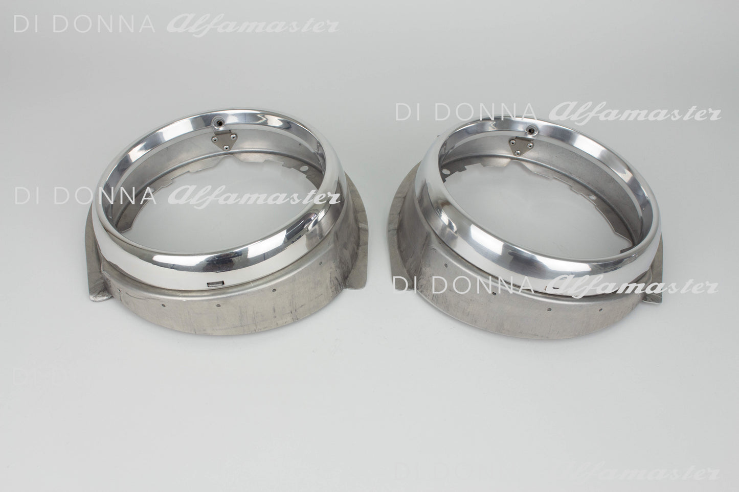 Scheinwerferringe + Scheinwerferhalter KOMPLETTSATZ Aluminium ultraleicht Alfa Romeo GTA Bertone 1. Serie Kantenhaube